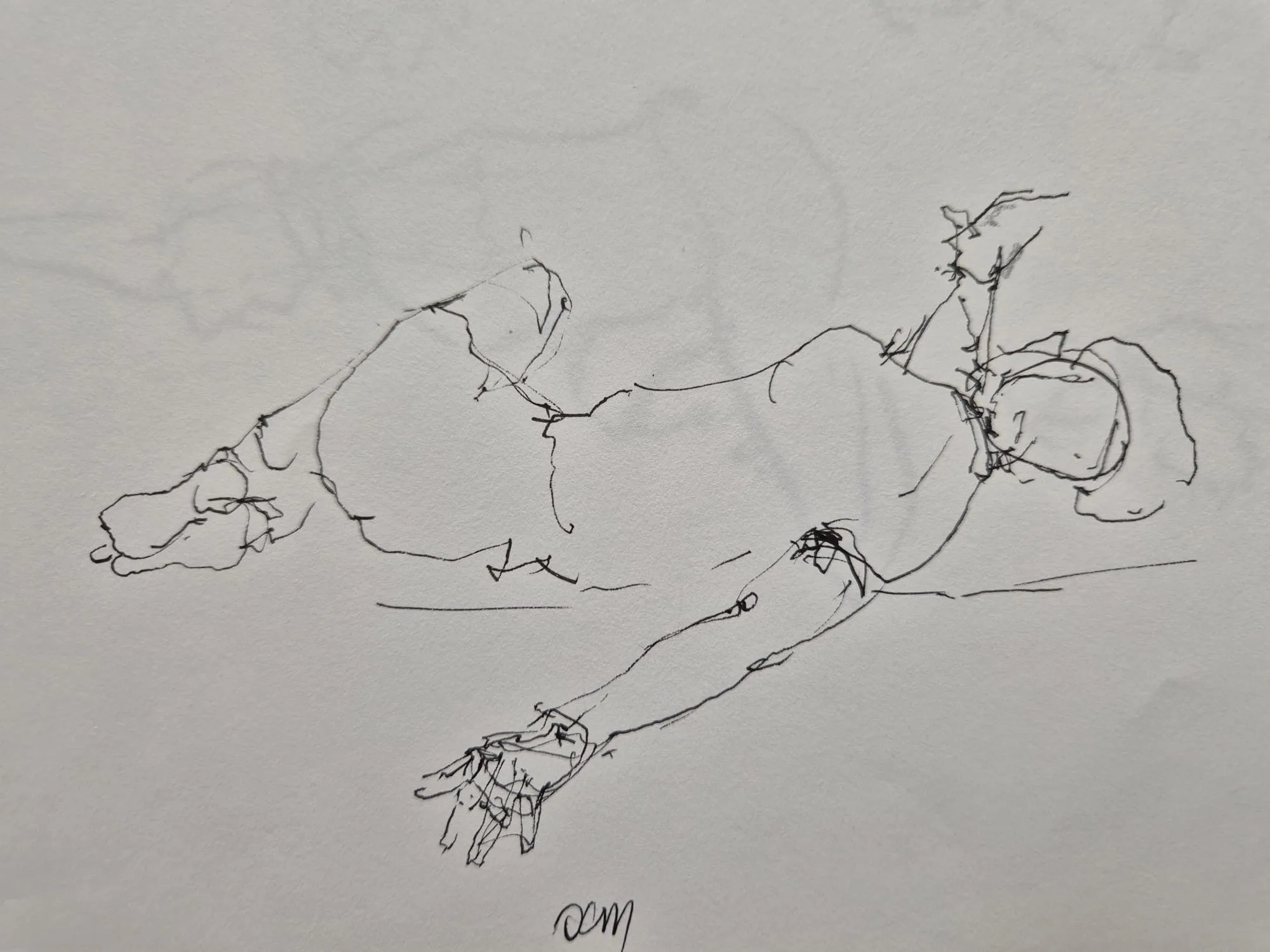 Croquis à la mine, figure allongée
